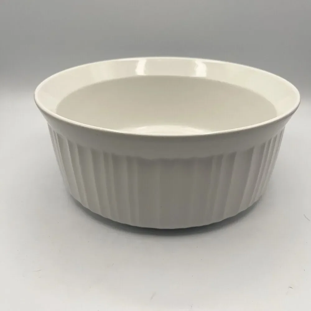 Corning Ware French White 2. 5 Quart Stoneware Round Casserole Baking Dish USA